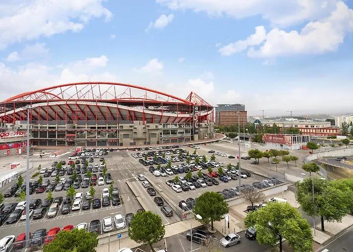 Whome Urban Retreat W/Parking, Elevator & Ac By Benfica Stadium